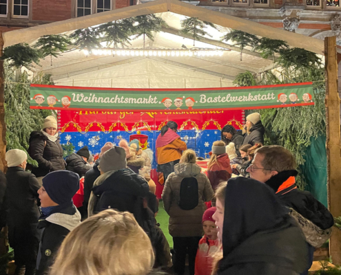 Harburger Weihnachtsmarkt auf dem Rathausplatz · Bastelwerkstatt