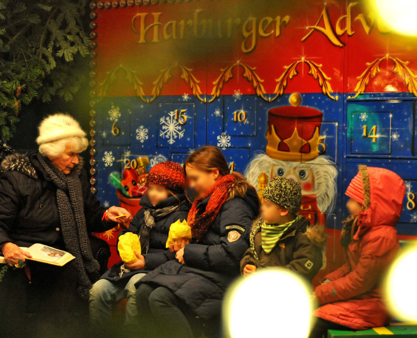 Harburger Weihnachtsmarkt auf dem Rathausplatz · Harburger Märchenzeit